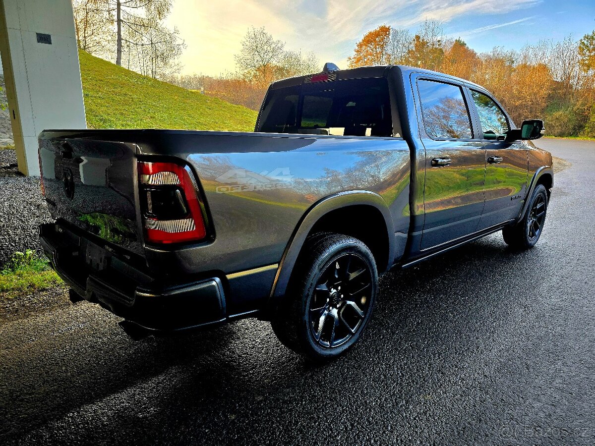 Ram 1500 5,7 HEMI, r. 2021,ODPOČET DPH, EL. PRAHY, PANORAMA