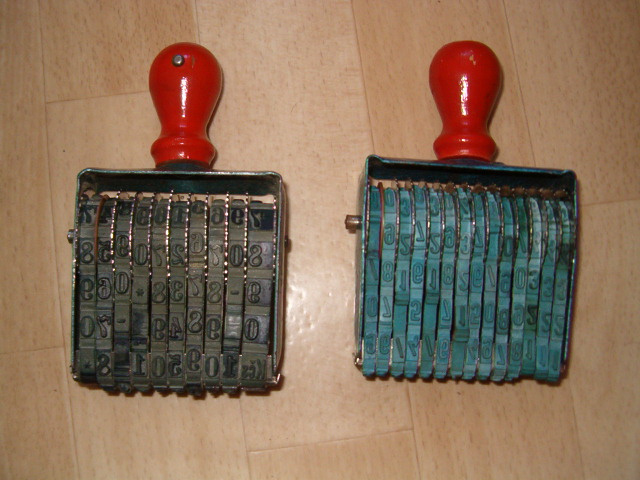 Retro věci, kelímky, svíčky, razítka, váha, váza, OVO - 3