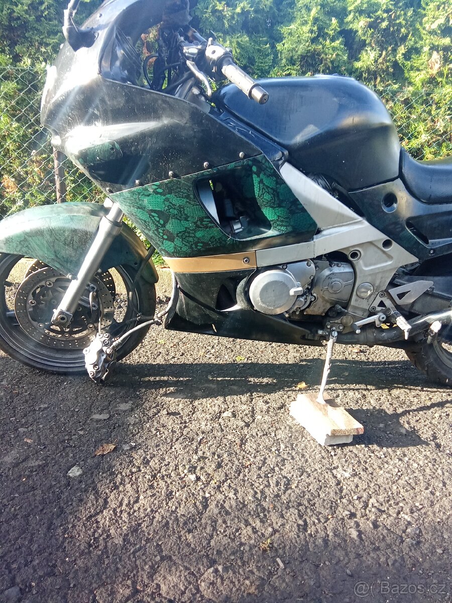 Kawasaki ZZR 600 - 3