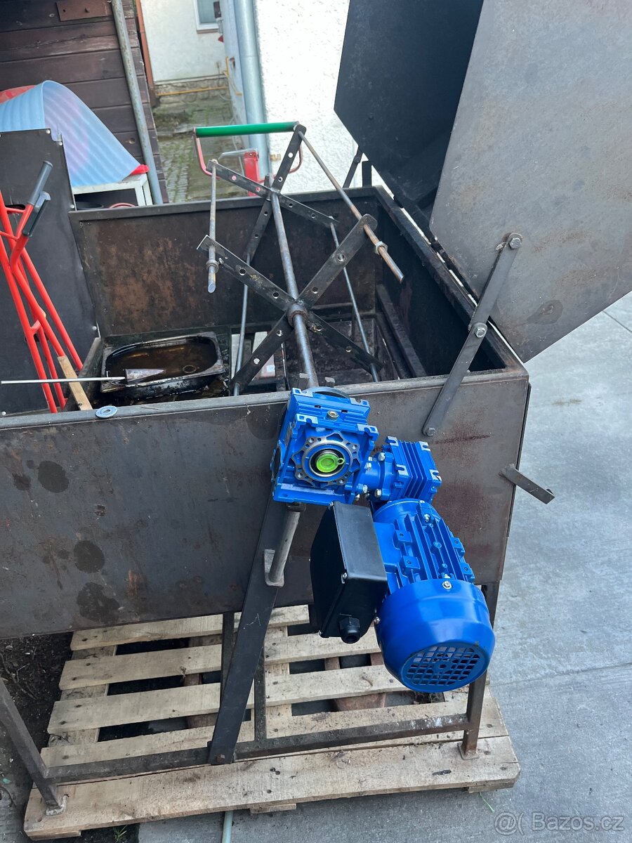 Gril na kýtu sele prase - 3