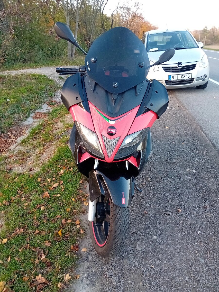 Aprilia SR Max 125 - 3