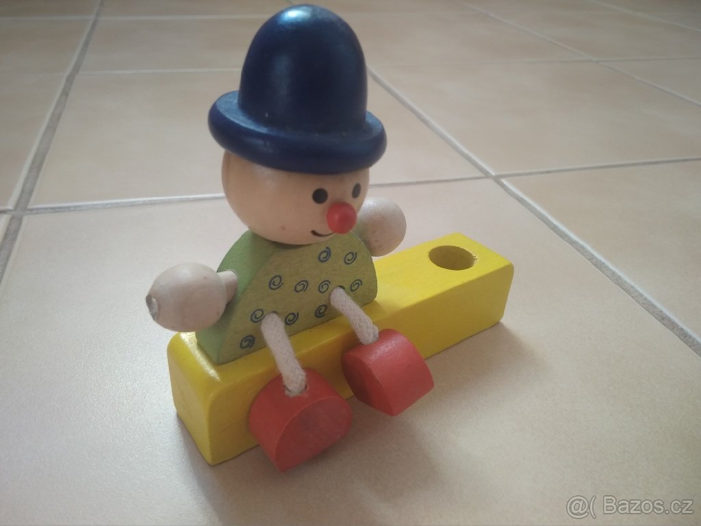 Dřevěný dětský stojan na tužku - 3