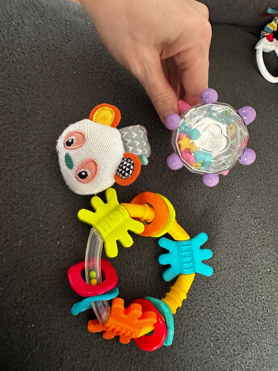 Chrastítka a jine - 3