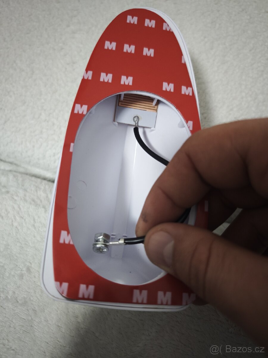 žraločí ploutvová anténa - 3