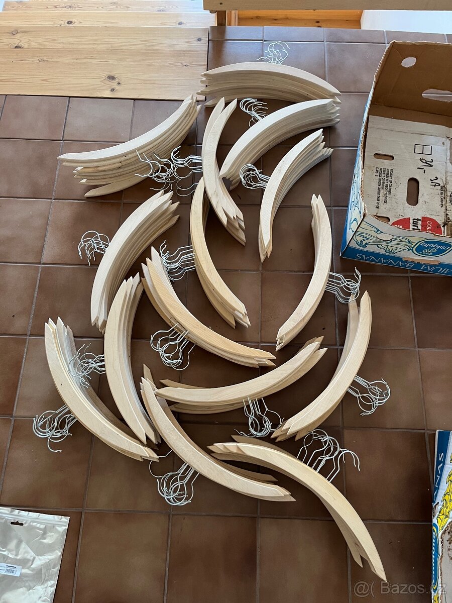 Dřevěná ramínka - 3