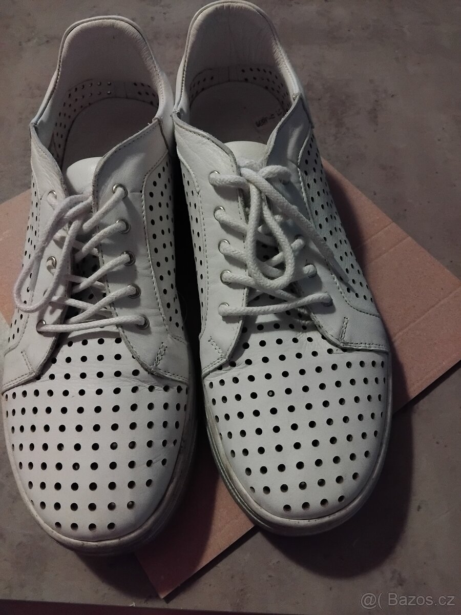 Bílé kožené tenisky značky Remonte vel.41 - 3