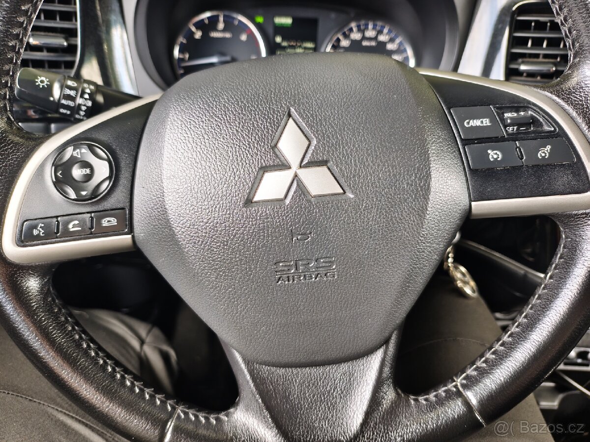 Mitsubishi Outlander 2.2 di-d - 3