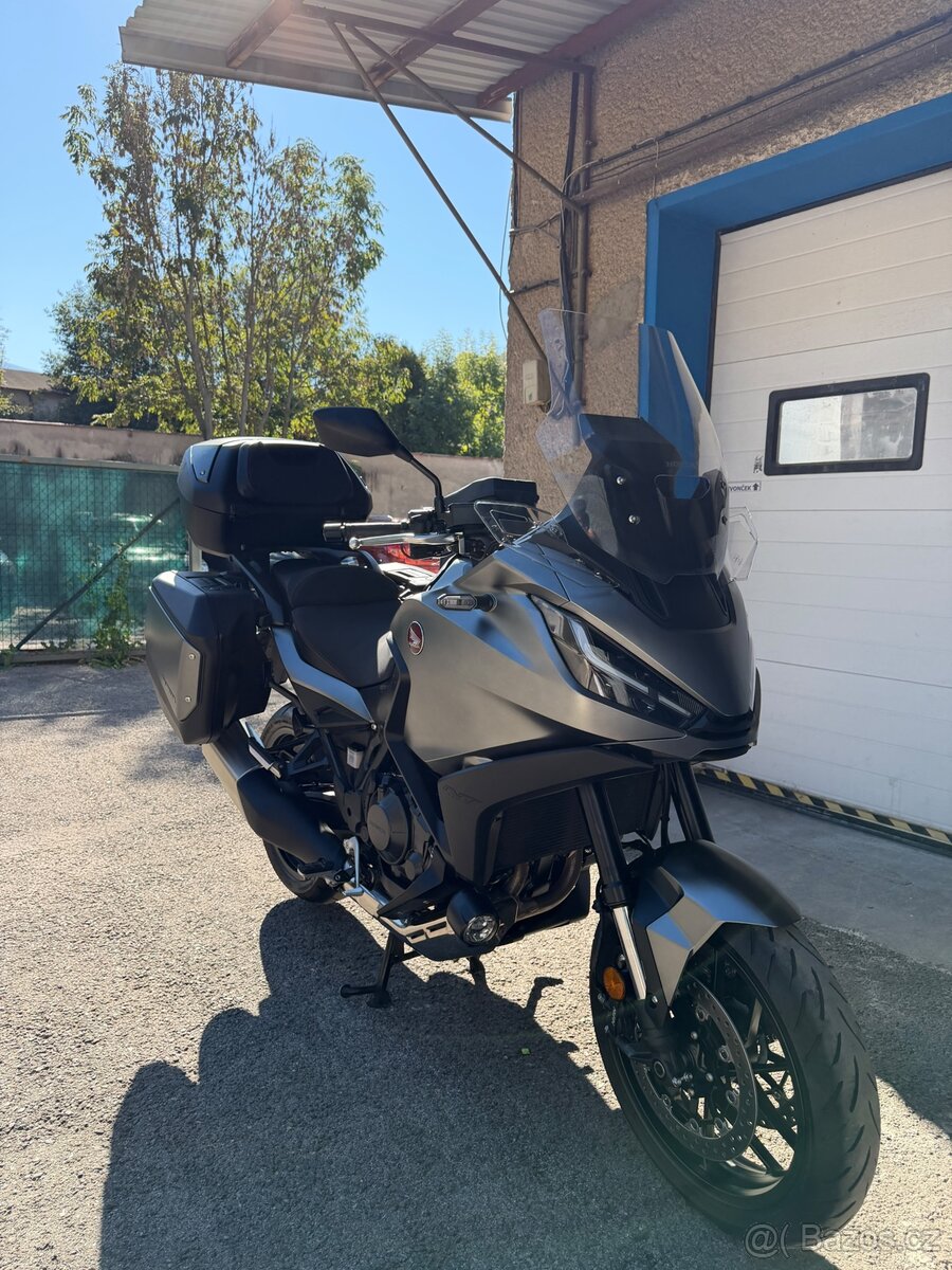 Honda NT 1100 - 3