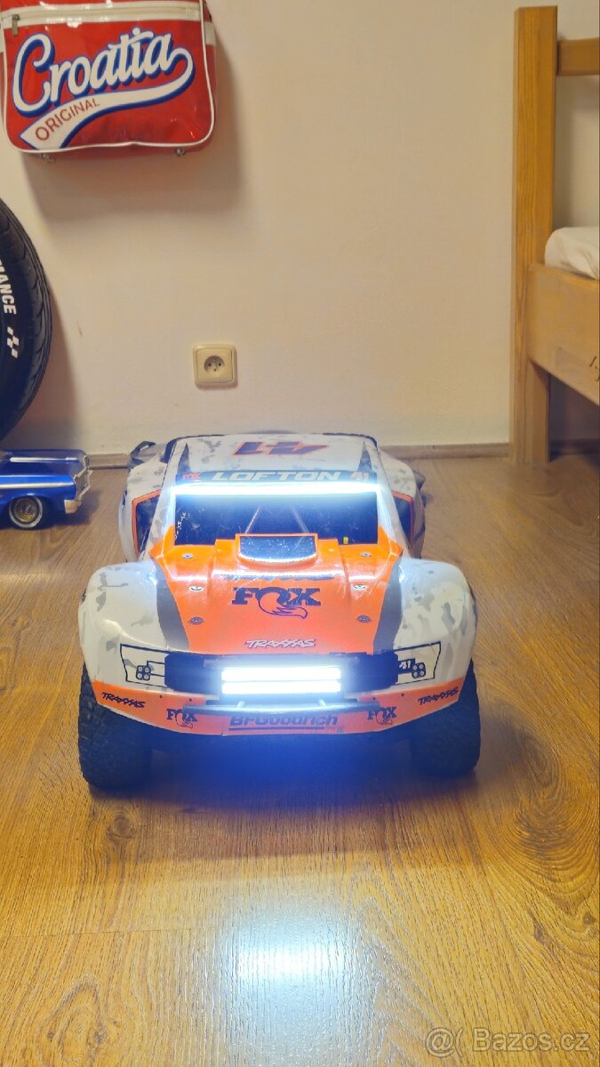 Traxxas UDR 1:8 REZERVOVÁNO DO 29.11. - 3