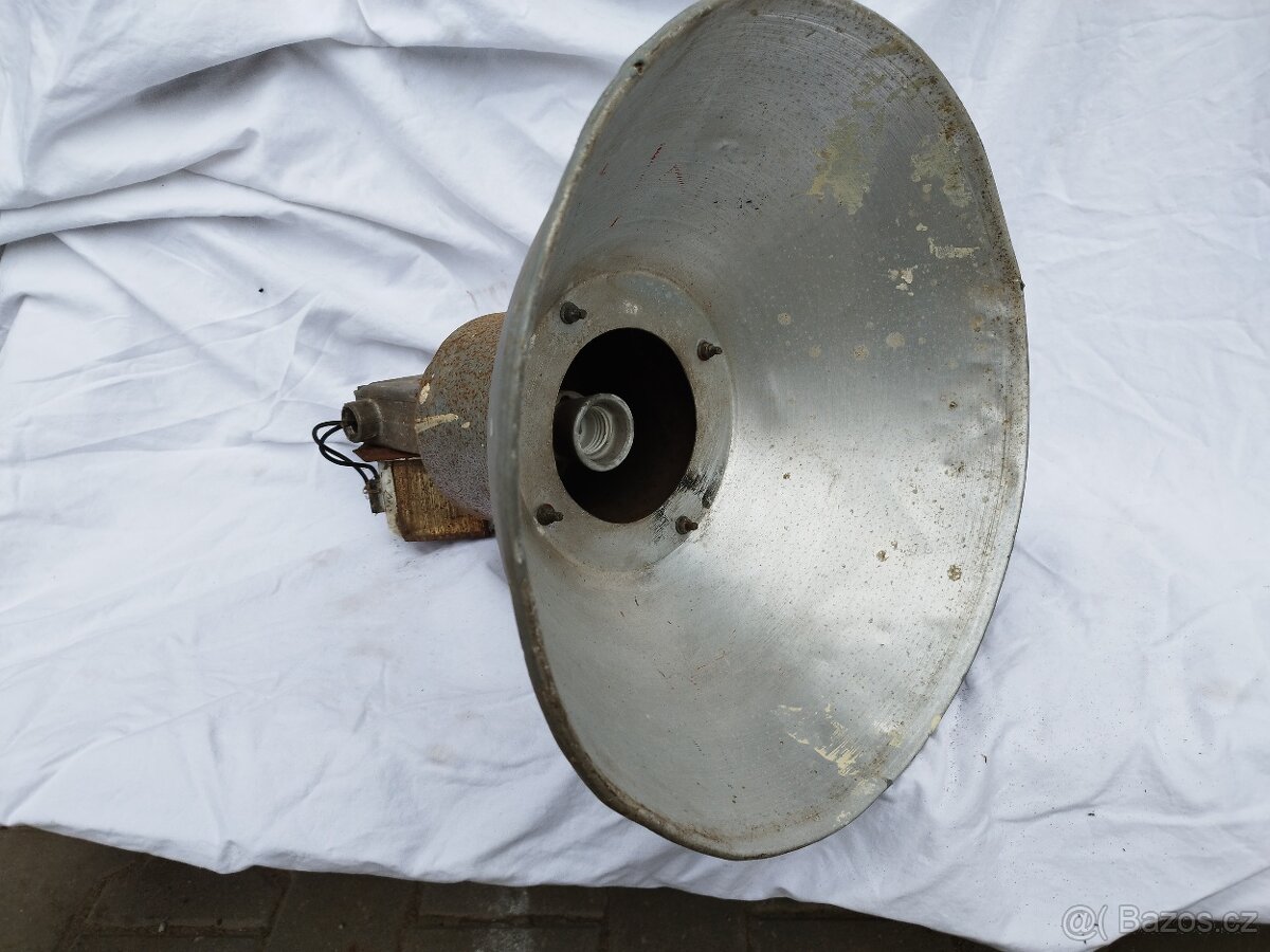 P: Staré dílenské výbojkové světlo - 3