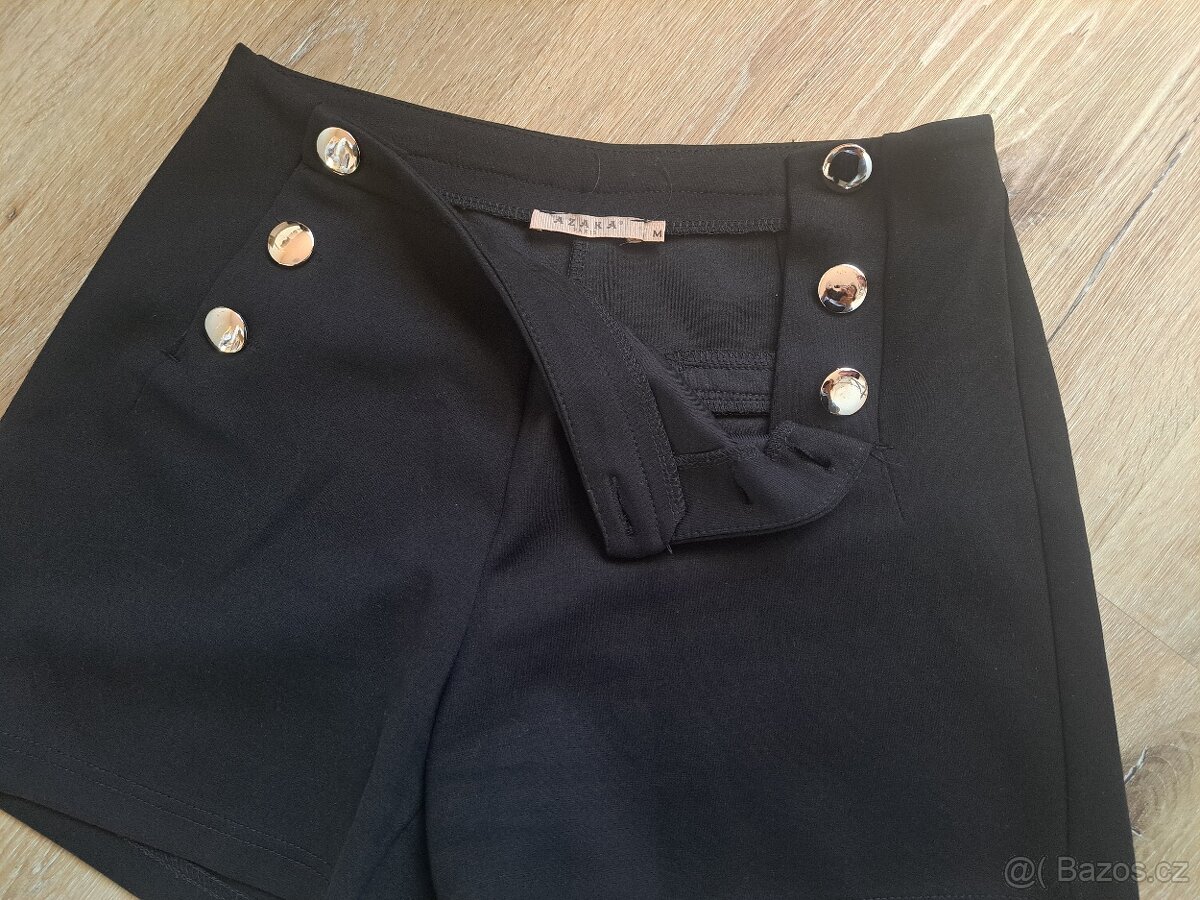 Pohodlné elegantní kraťasy s knoflíky - 3