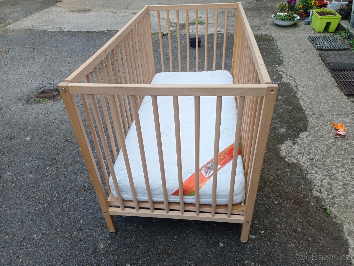 Dětská postýlka včetně příslušenství. - 3