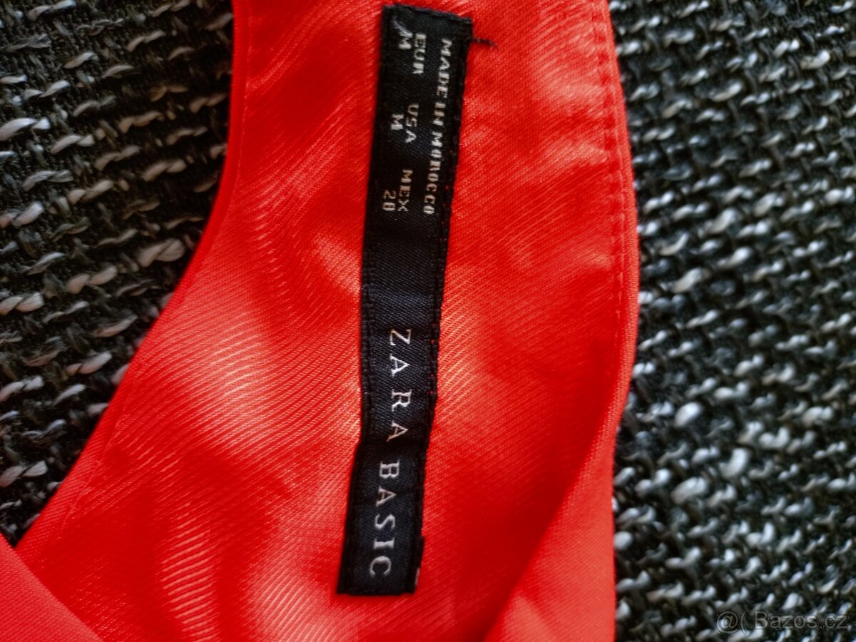 krásné červené šaty. - 3