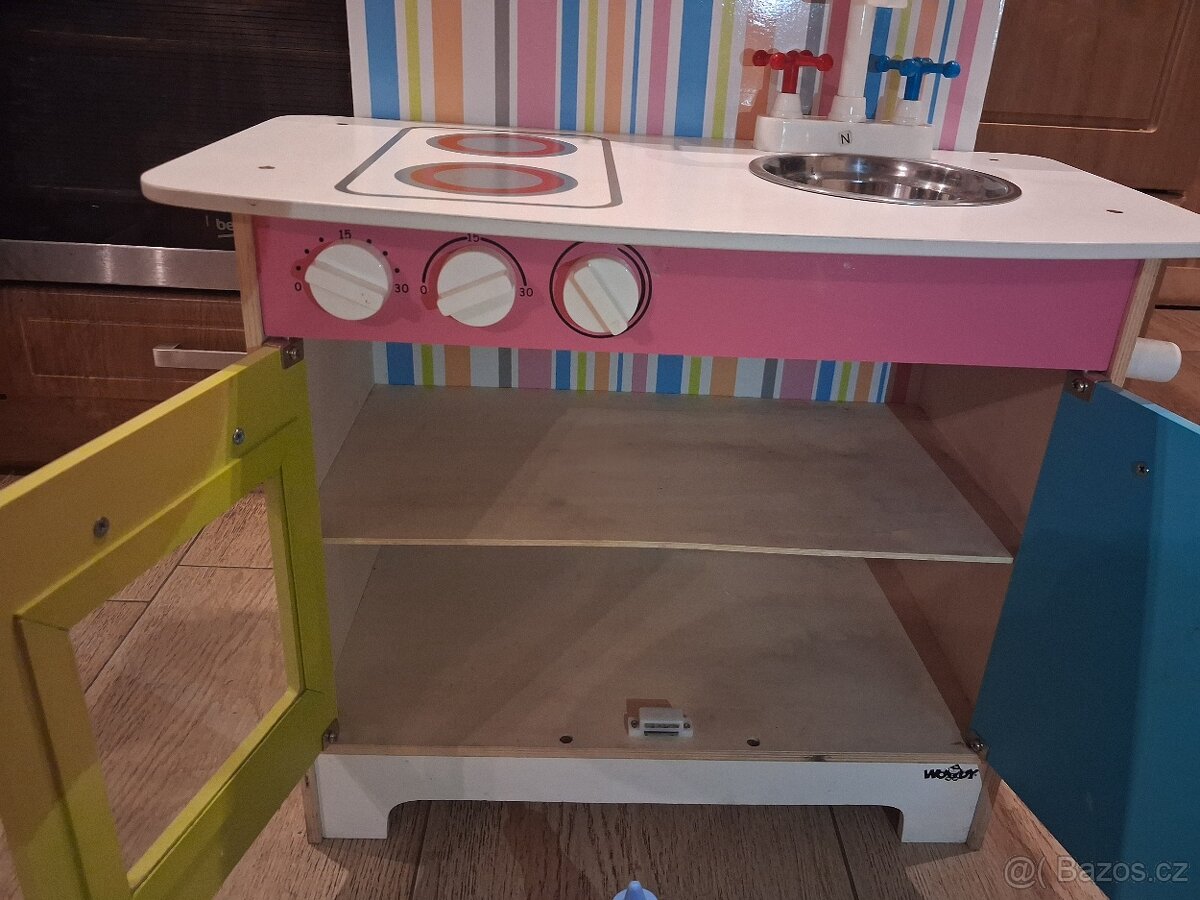 Dřevěná kuchyňka vč. příslušenství - 3