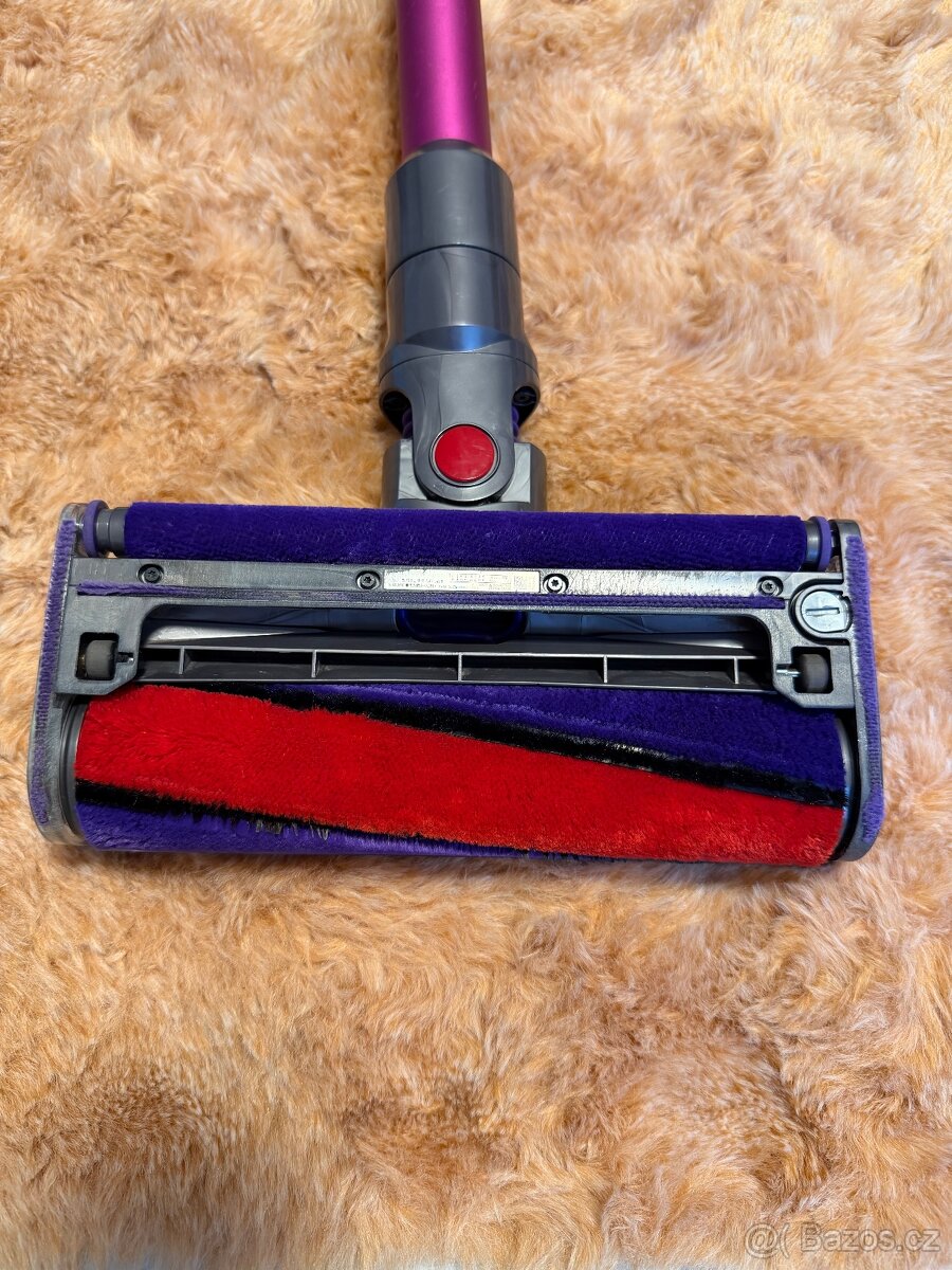 Tyčový a ruční vysavač Dyson V7 Motorhead - 3