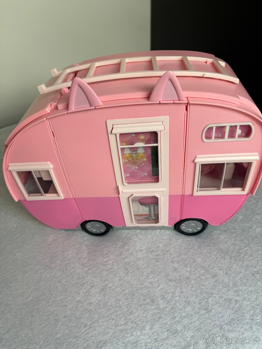 Karavan Nanana Panenky, auto Nanana - 3