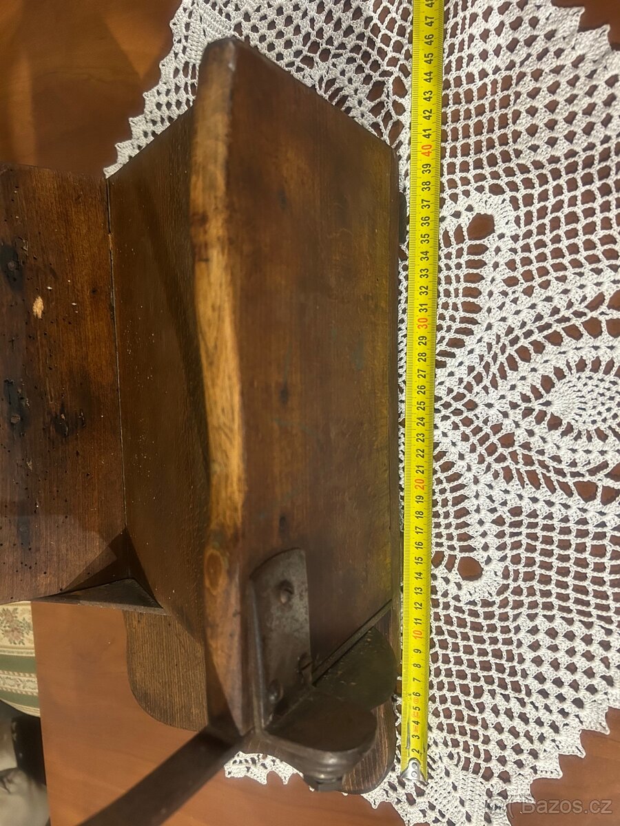 Starožitný ruční kráječ chleba - 3