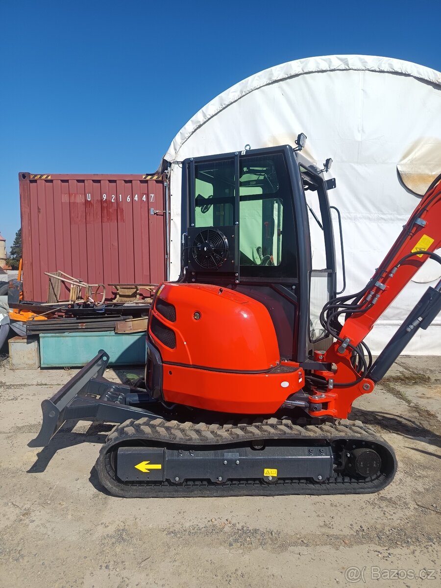 Pásový bagr 3,5 tuny. - 3