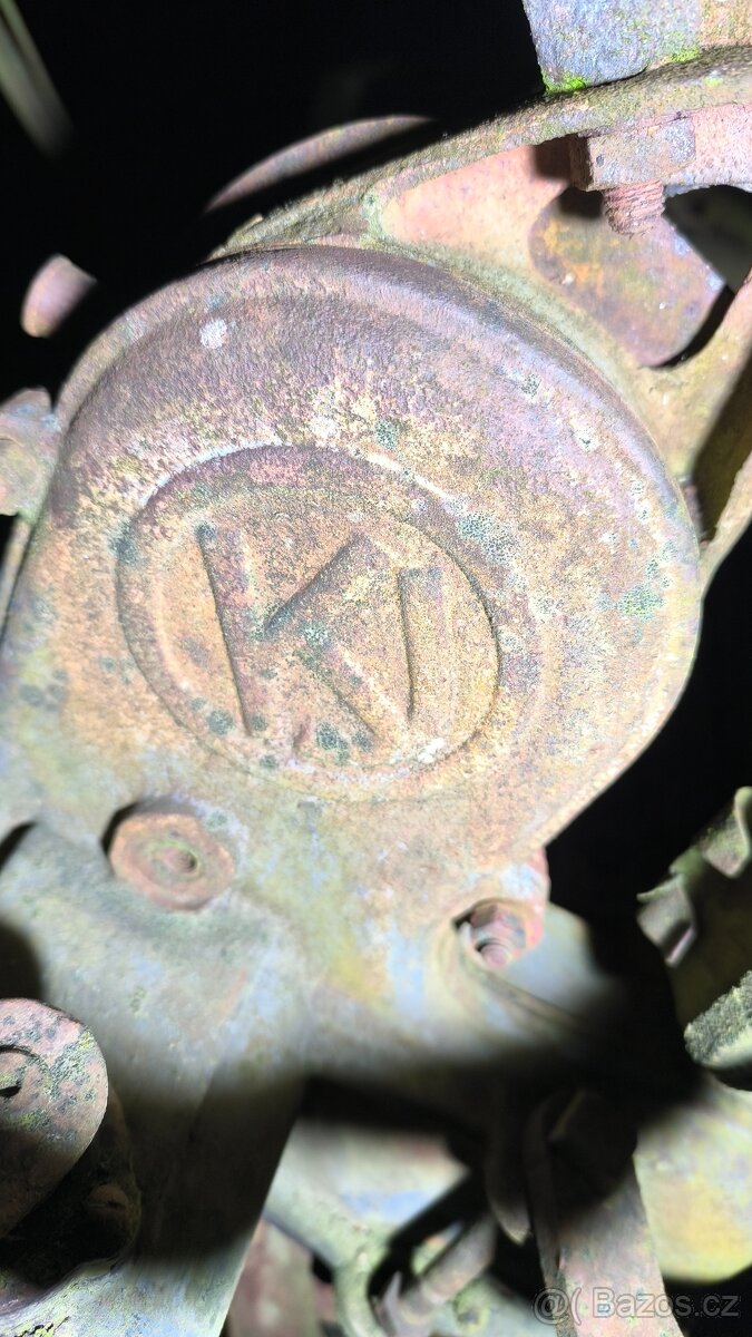 Starý vazač, kombajn, kosa, žací stroj - 3