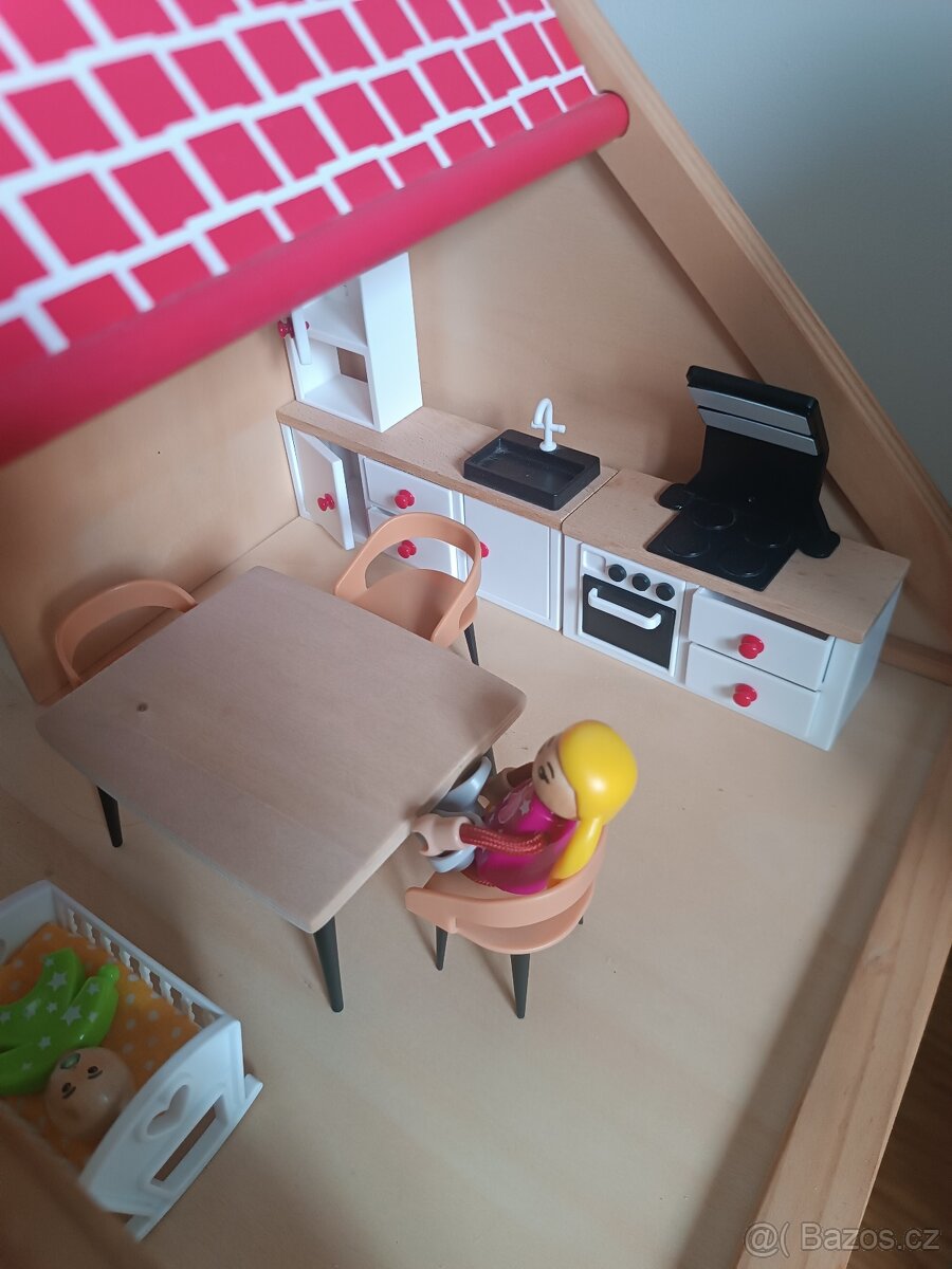 Dřevěný domeček + dřevěný nábytek+příslušenství - 3