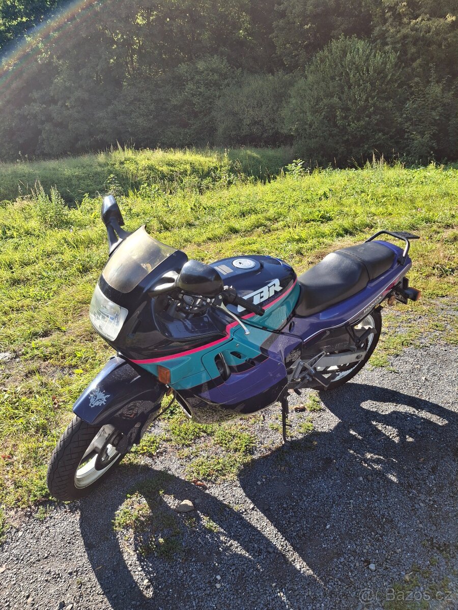 Honda CBR500F - 3