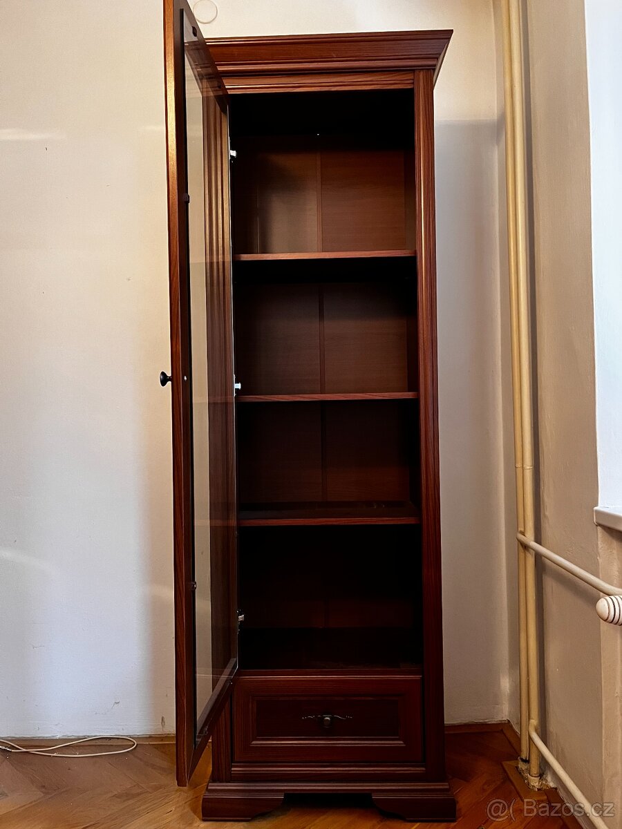 Vitrína vysoká - 3