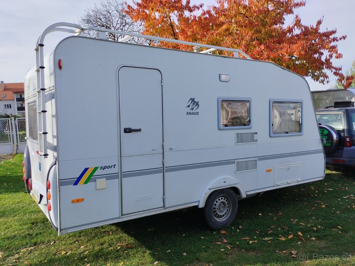 KNAUS SPORT 420QD č.734 pro 4. Stan. 1200 kg. R 2003 - 3