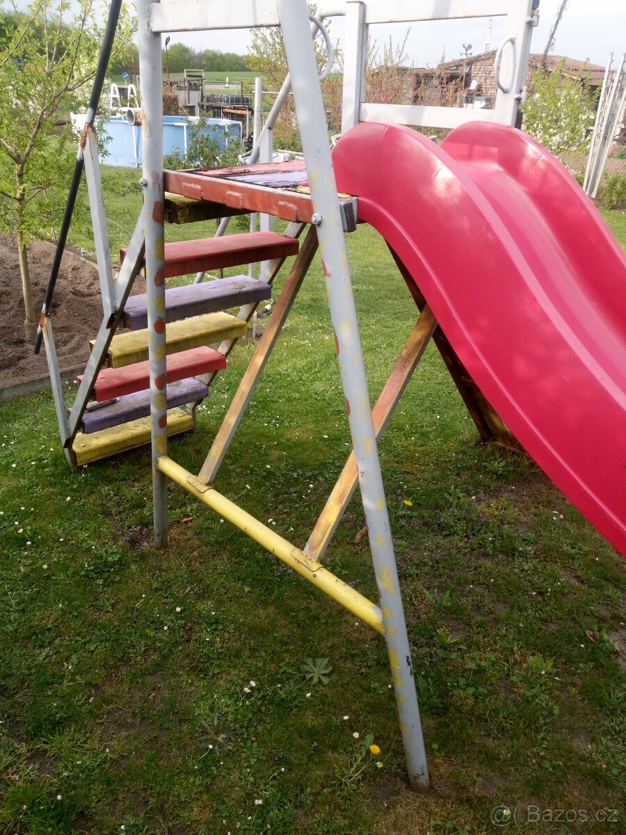 Prodám houpačku se schůdkama příprava na skluzavku - 3