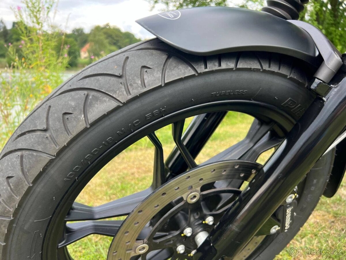 Moto Guzzi V7 II Stone - 3