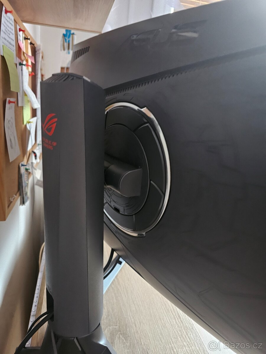 Asus ROG Strix XG32VC 31,5 Palců - 3