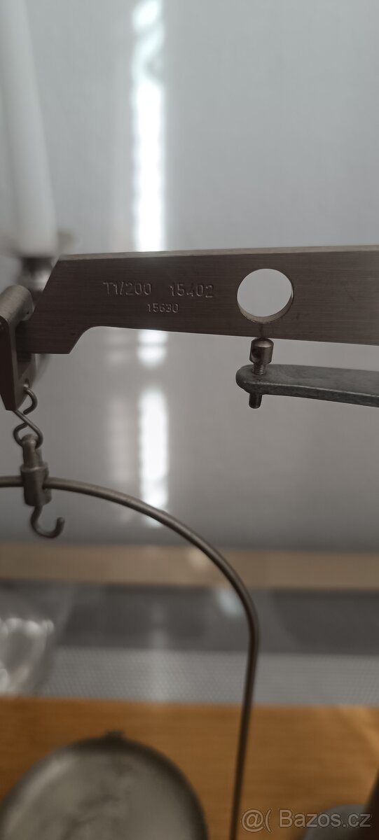 Laboratorní váha - 3