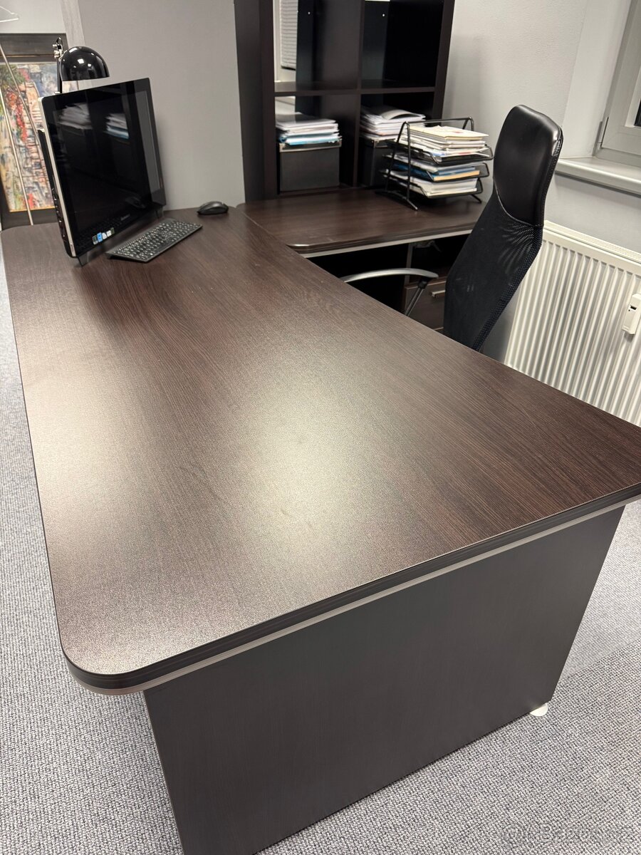 Kancelářský stůl - 3