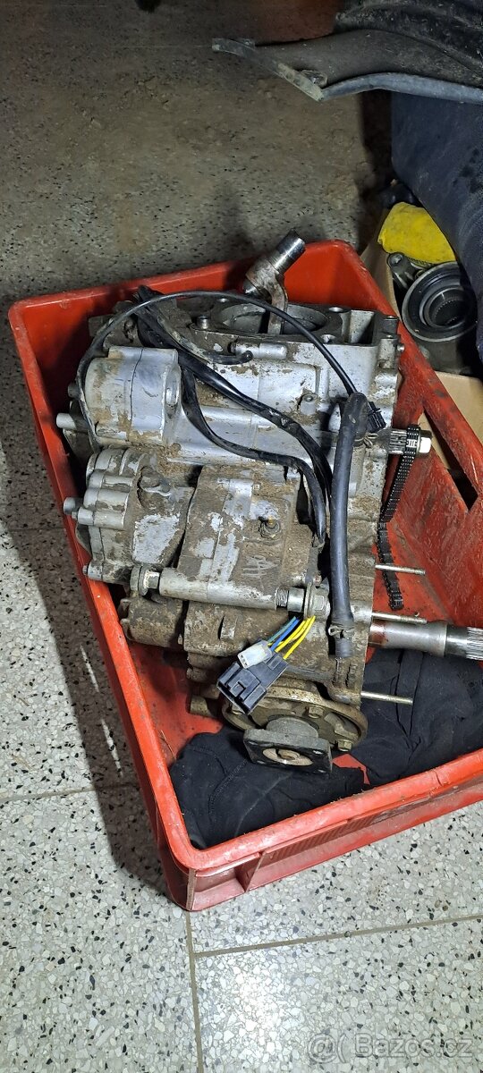 Prodám motor CF Moto x5/510/530 - 3