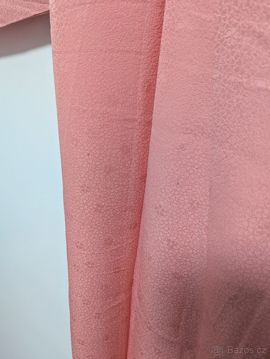 Dámské růžové kimono iromuji s květy - 3