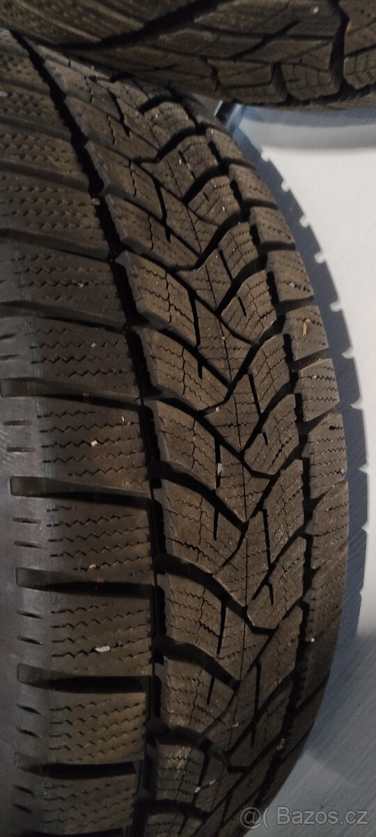 Zimní komplet Opel 215/60 R17 - 3