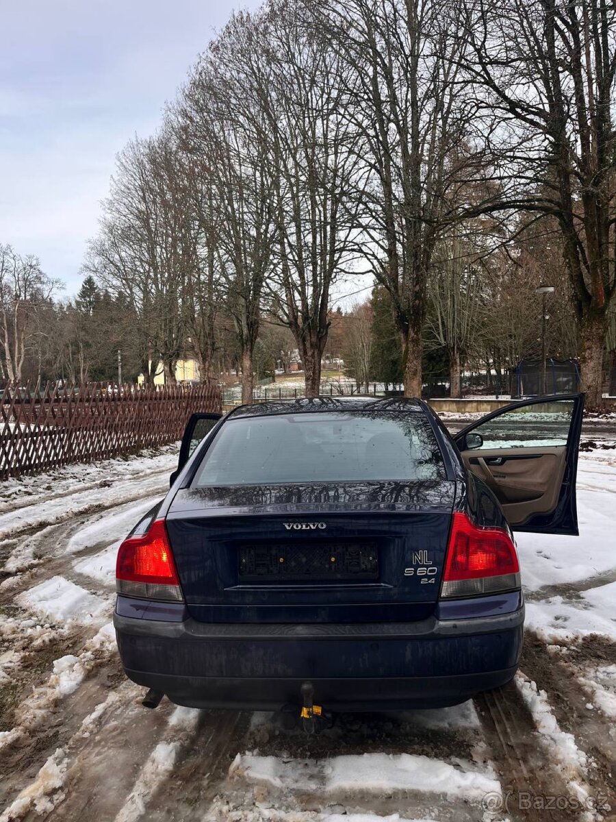 Prodám Volvo S60 2.4 Benzin - 3