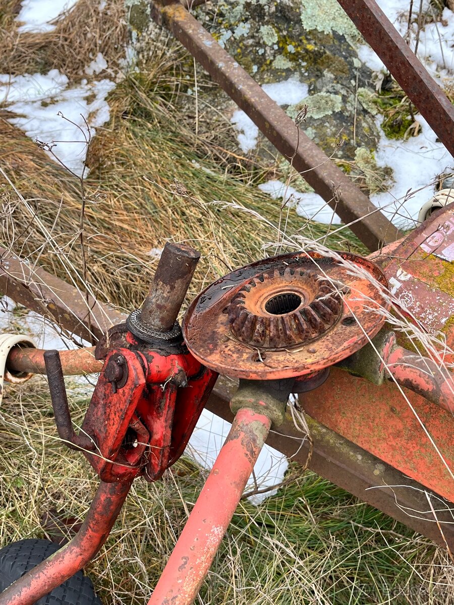 Obraceč sena Fahr KH-4 - 3