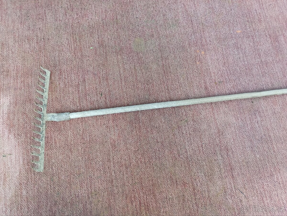 Staré zahradní nářadí - 3