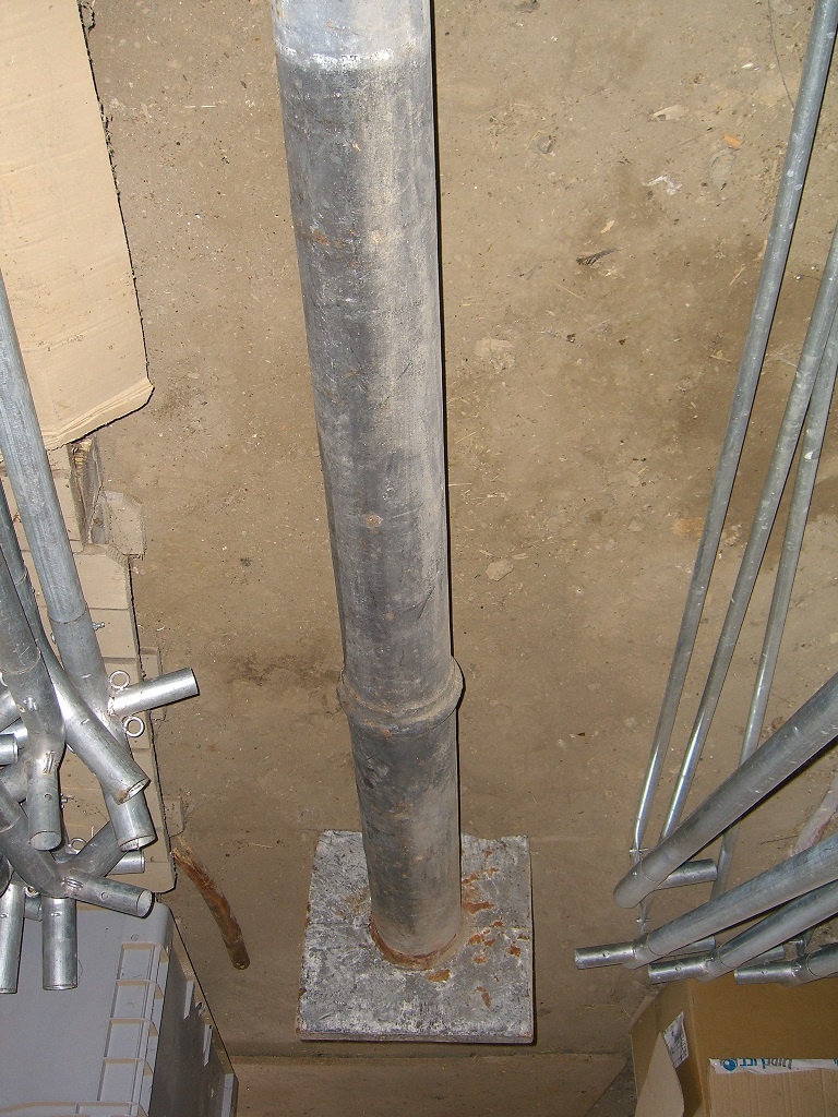 Prodám staré litinové sloupy - 3