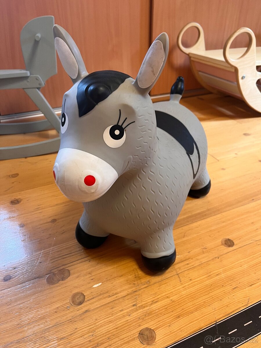 Hopsadlo šedý kůň - 3