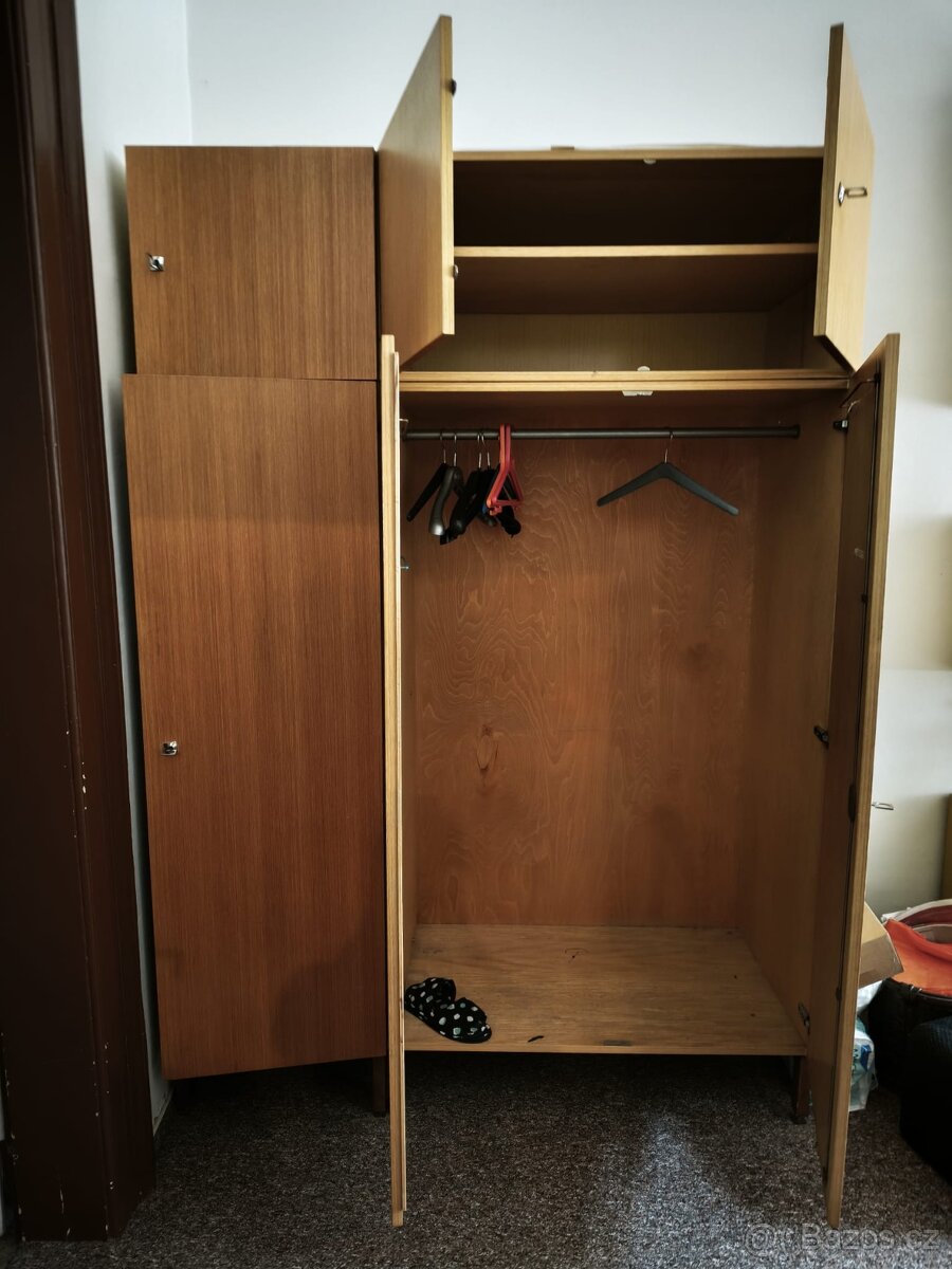 Obývací stěna+ skříň - 3