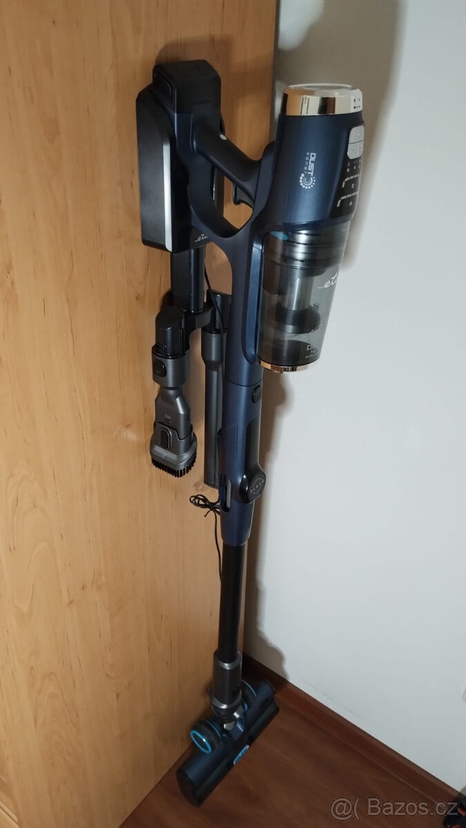 Tyčový vysavač ETA Sonar Aqua Plus 3232 (v záruce) - 3
