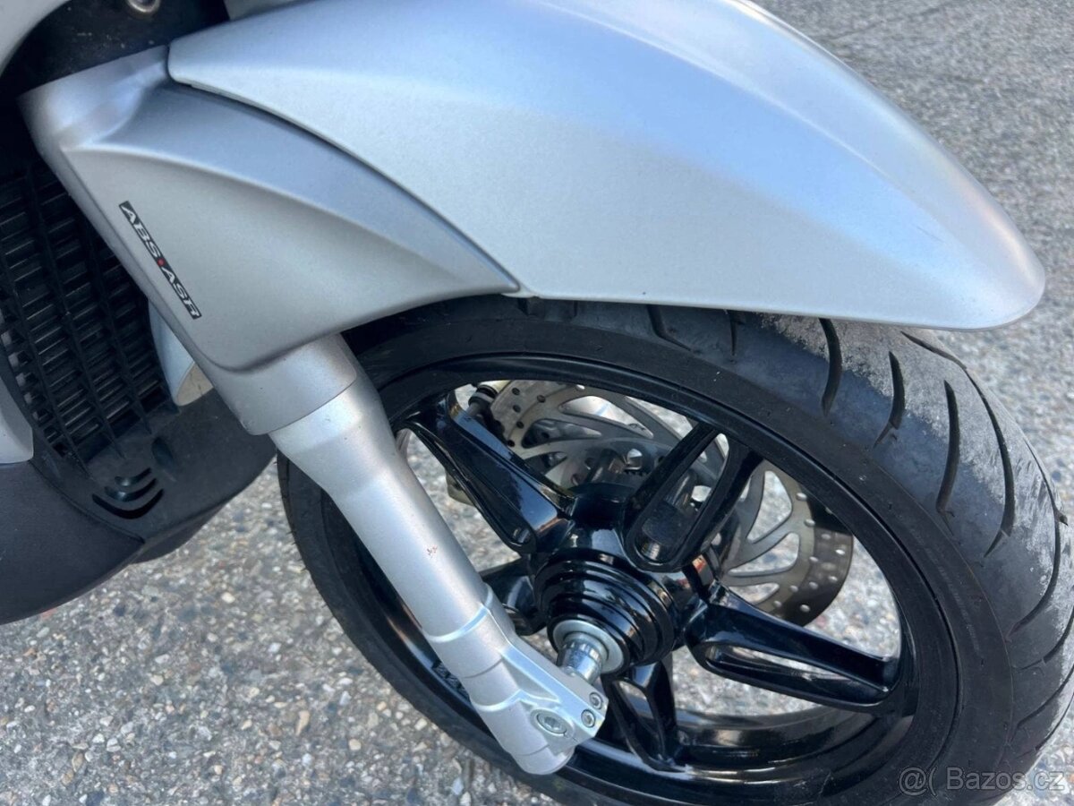 Piaggio Beverly 350 - 3