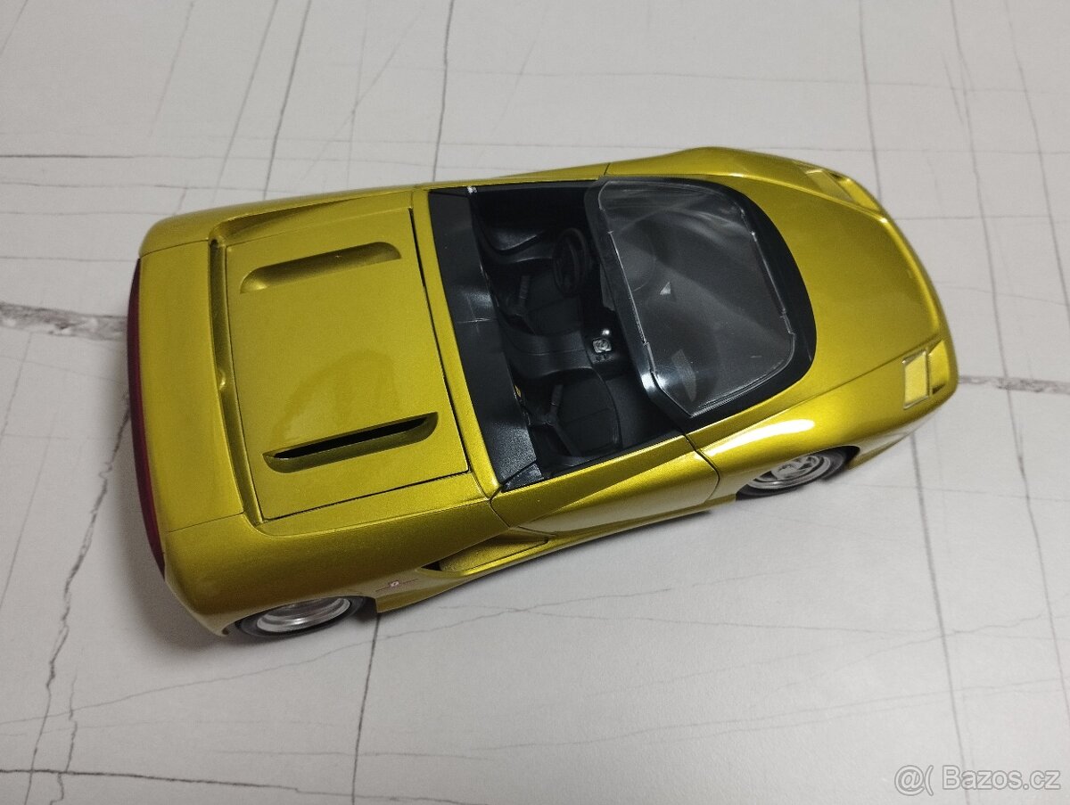 Ferrari Mythos 1/18 Guiloy - 3