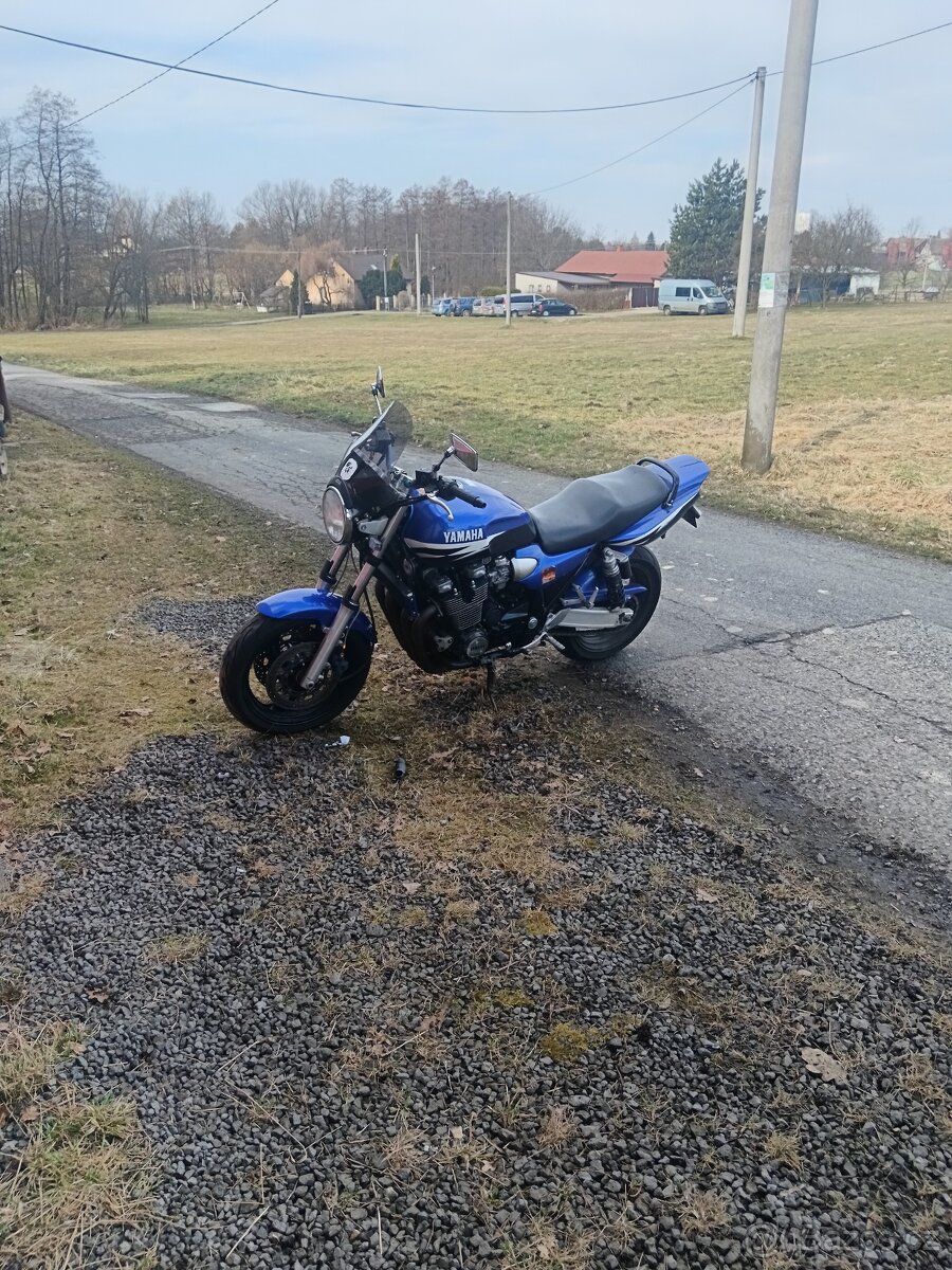 Yamaha XJR 1300 - 3