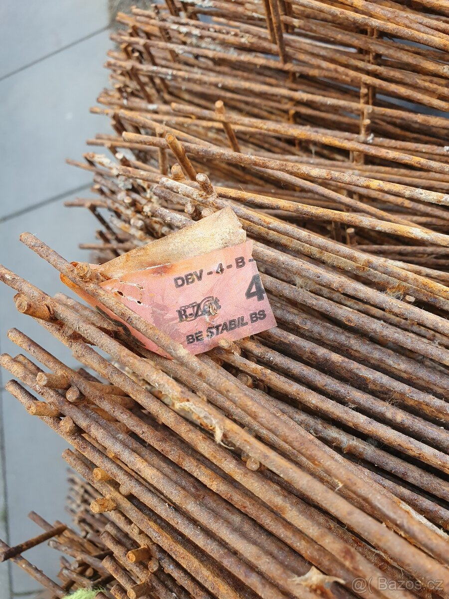 Kovové distance UTH - 3