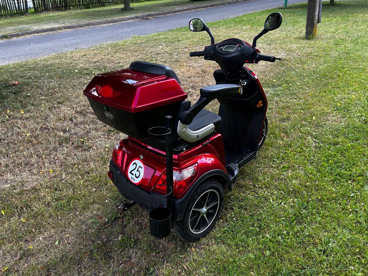 Elektrický Invalidní vozík Selvo