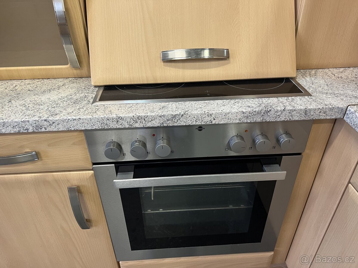 Kuchyň se všemi spotřebiči - 3