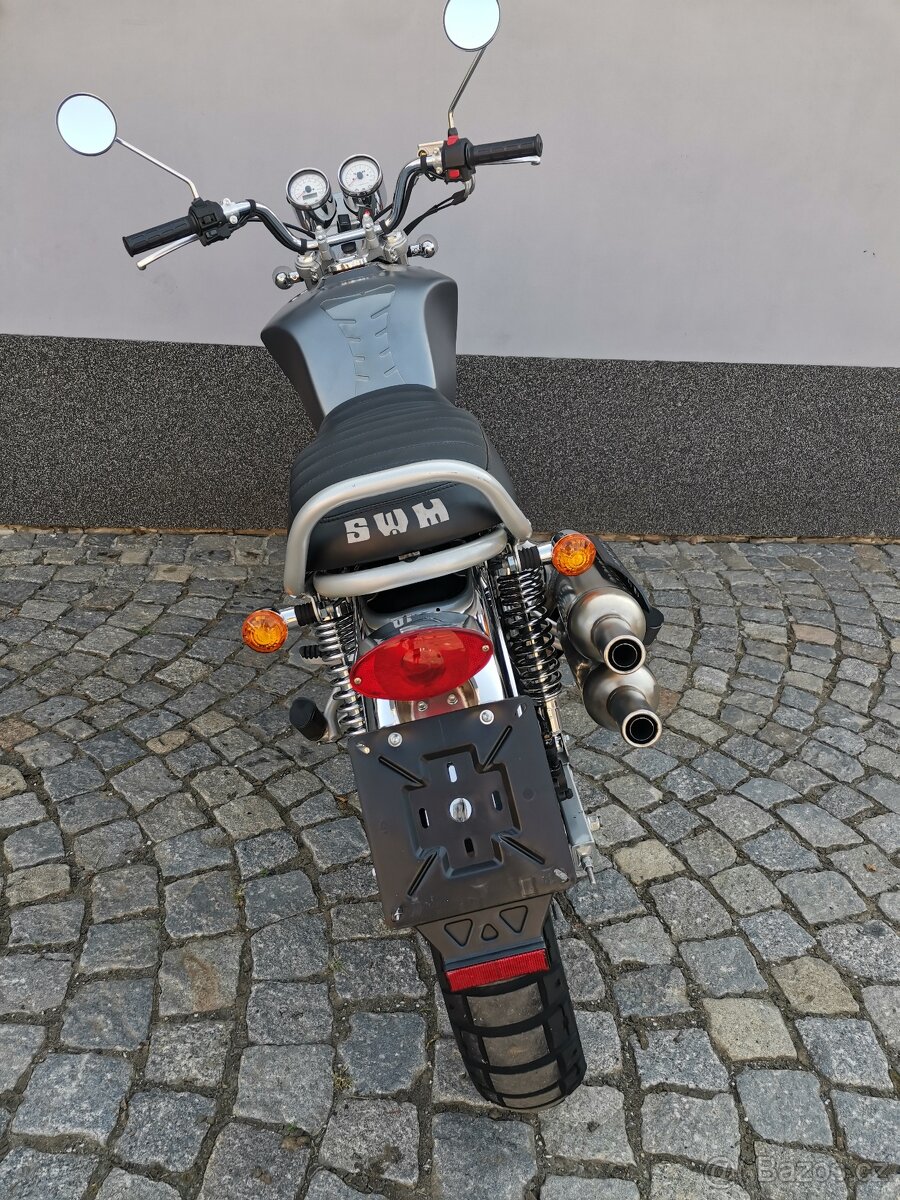 SWM Silver vase 440 2017