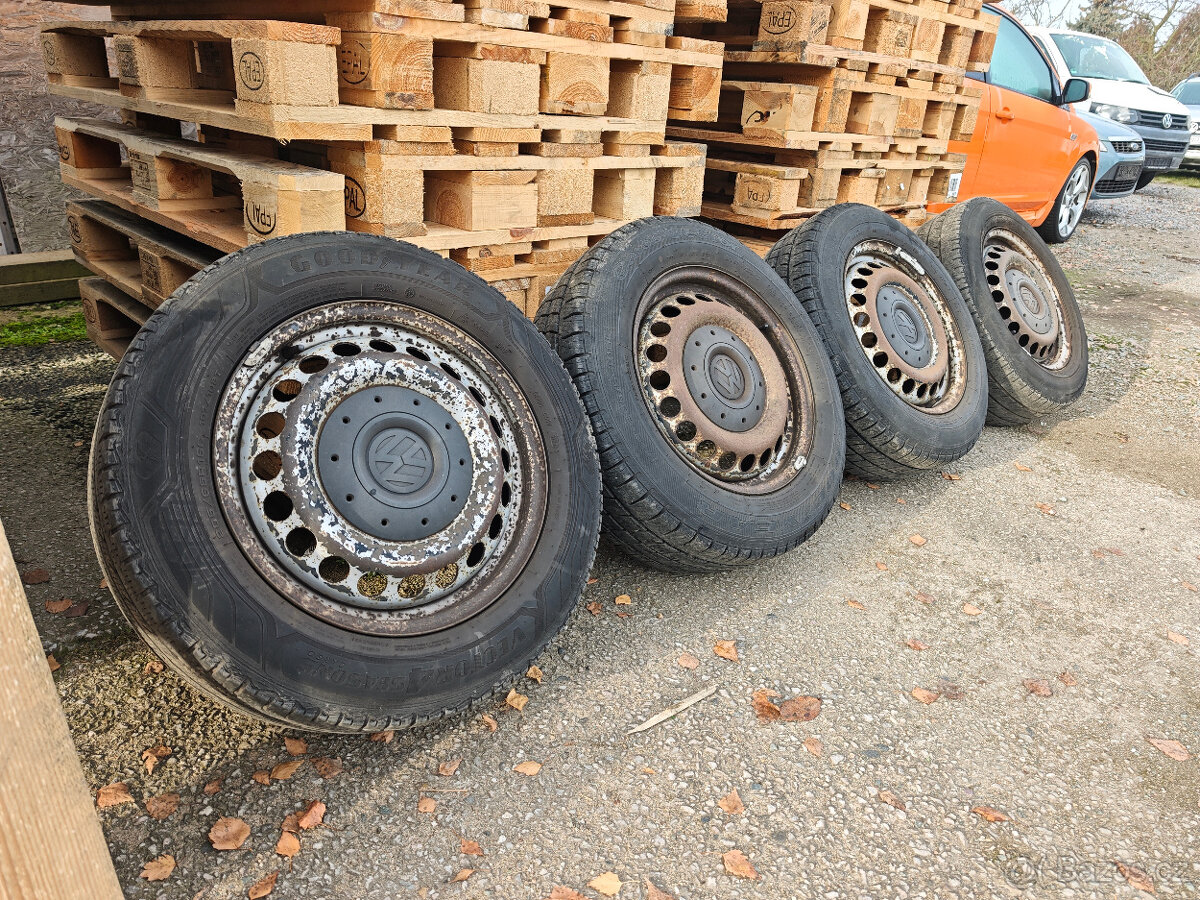 Plechové disky VW T5,T5.1,T6+celoroční Goodyear 205 65 16C - 3